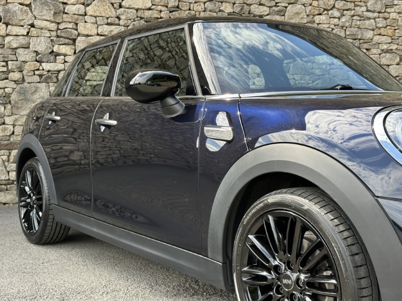 2022 (22) MINI HATCHBACK 1.5 Cooper Exclusive 5dr  5672254