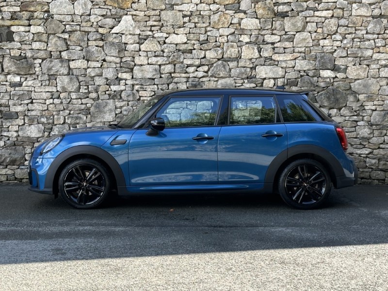 2021 (21) MINI HATCHBACK 1.5 Cooper Sport 5dr  5679848