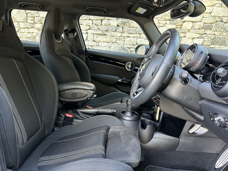 2021 (21) MINI HATCHBACK 1.5 Cooper Sport 5dr  5679831