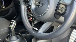 2021 (21) MINI HATCHBACK 1.5 Cooper Sport 5dr 5679832