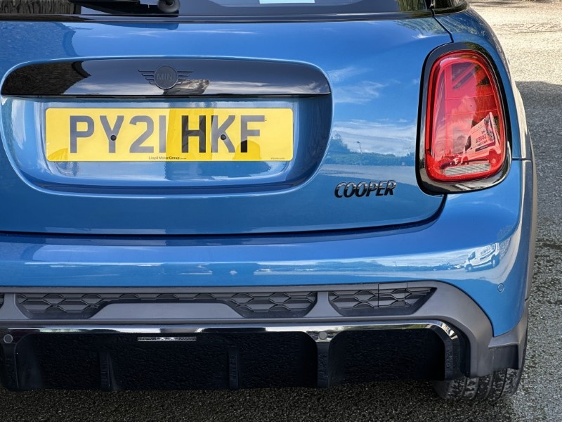 2021 (21) MINI HATCHBACK 1.5 Cooper Sport 5dr  5679826