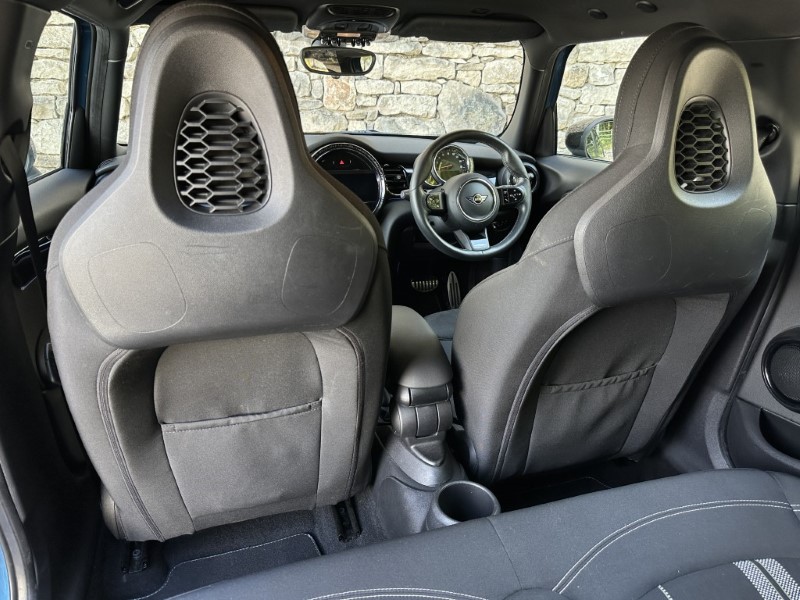 2021 (21) MINI HATCHBACK 1.5 Cooper Sport 5dr  5679865