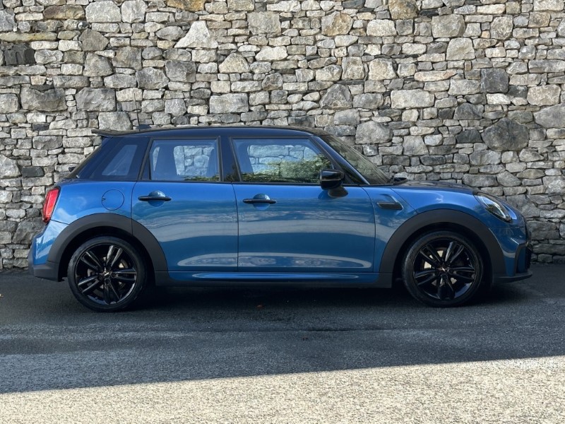 2021 (21) MINI HATCHBACK 1.5 Cooper Sport 5dr  5679823
