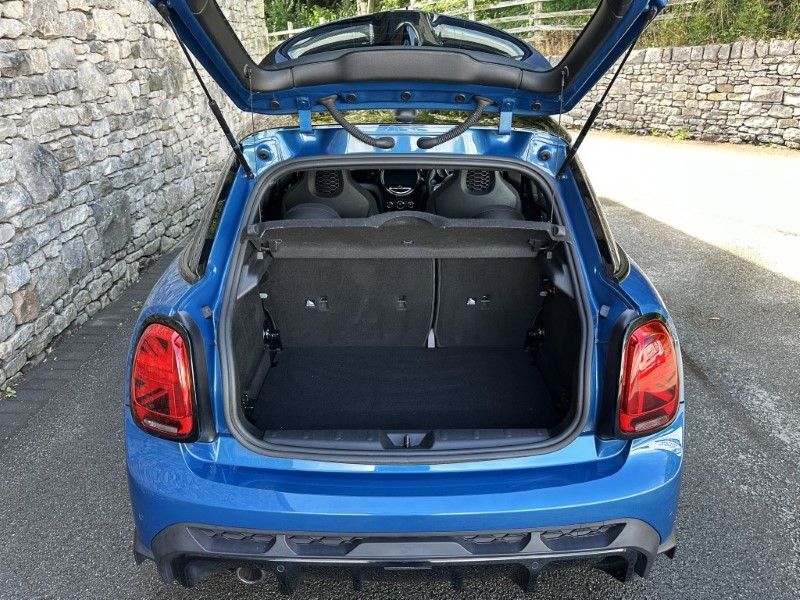 2021 (21) MINI HATCHBACK 1.5 Cooper Sport 5dr  5679828
