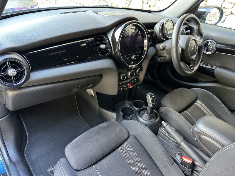 2021 (21) MINI HATCHBACK 1.5 Cooper Sport 5dr  5679852