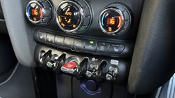 2021 (21) MINI HATCHBACK 1.5 Cooper Sport 5dr 5679839