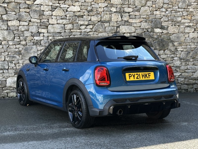 2021 (21) MINI HATCHBACK 1.5 Cooper Sport 5dr  1