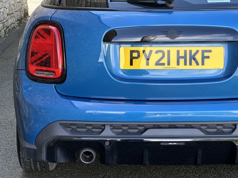 2021 (21) MINI HATCHBACK 1.5 Cooper Sport 5dr  5679825