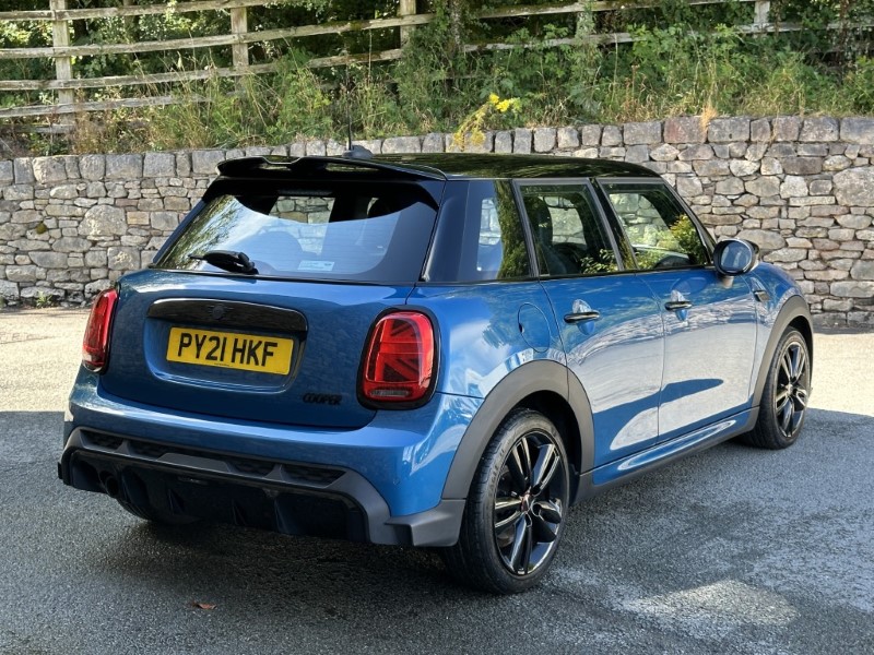 2021 (21) MINI HATCHBACK 1.5 Cooper Sport 5dr  5679887