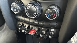 2021 (71) MINI HATCHBACK 1.5 Cooper Sport 3dr Auto 5673063