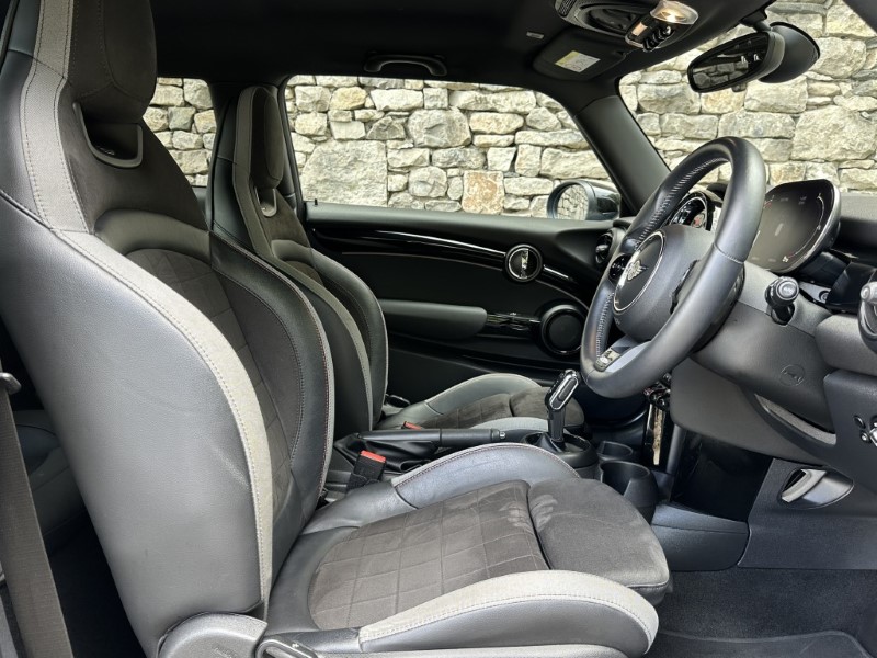 2021 (71) MINI HATCHBACK 1.5 Cooper Sport 3dr Auto 5673056