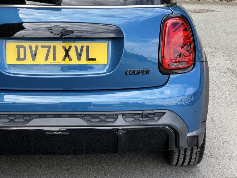 2021 (71) MINI HATCHBACK 1.5 Cooper Sport 3dr Auto 5673052