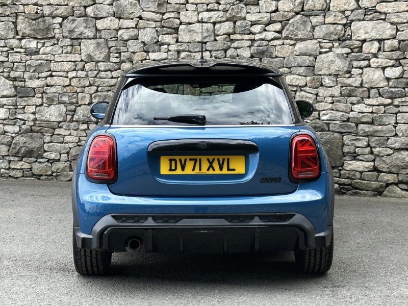 2021 (71) MINI HATCHBACK 1.5 Cooper Sport 3dr Auto 5673090
