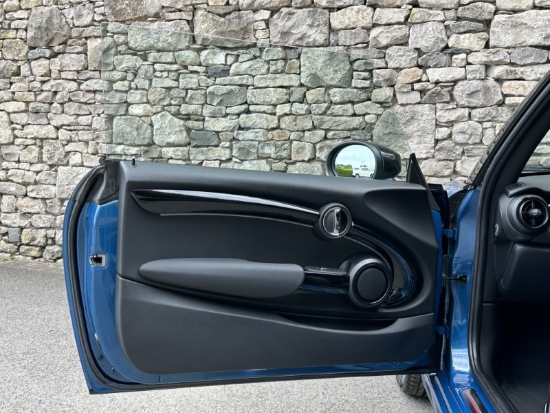 2021 (71) MINI HATCHBACK 1.5 Cooper Sport 3dr Auto 5673092