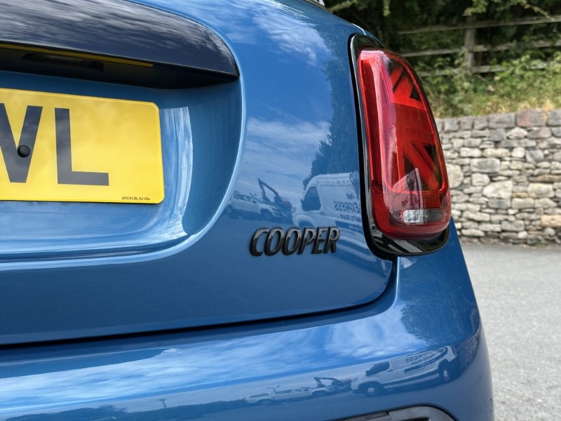 2021 (71) MINI HATCHBACK 1.5 Cooper Sport 3dr Auto 5673053