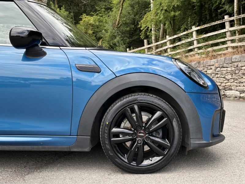 2021 (71) MINI HATCHBACK 1.5 Cooper Sport 3dr Auto 5673111