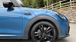 2021 (71) MINI HATCHBACK 1.5 Cooper Sport 3dr Auto 5673111
