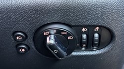 2020 (20) MINI HATCHBACK 1.5 Cooper Classic II 5dr 5653299
