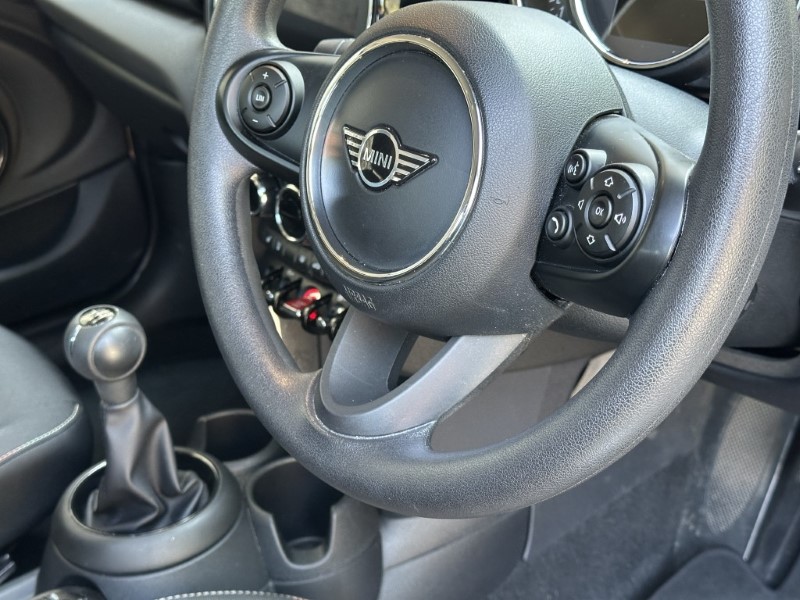 2020 (20) MINI HATCHBACK 1.5 Cooper Classic II 5dr 5653290