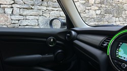 2020 (20) MINI HATCHBACK 1.5 Cooper Classic II 5dr 5653294