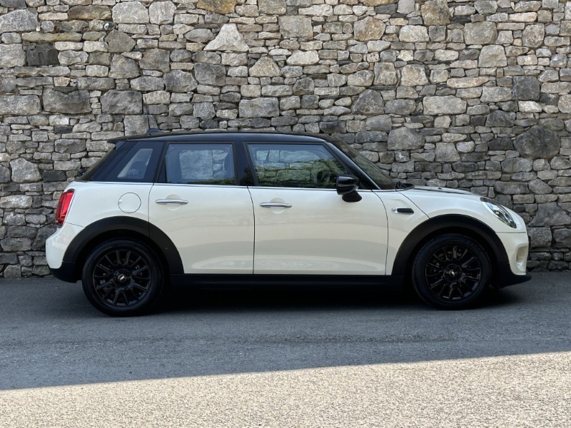 2020 (20) MINI HATCHBACK 1.5 Cooper Classic II 5dr 5653282
