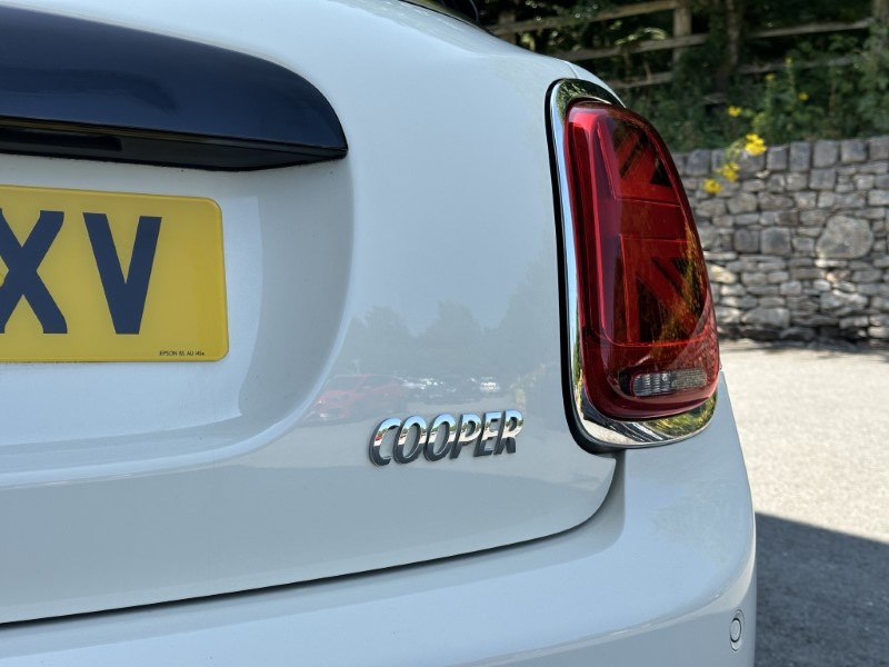 2020 (20) MINI HATCHBACK 1.5 Cooper Classic II 5dr 5653286