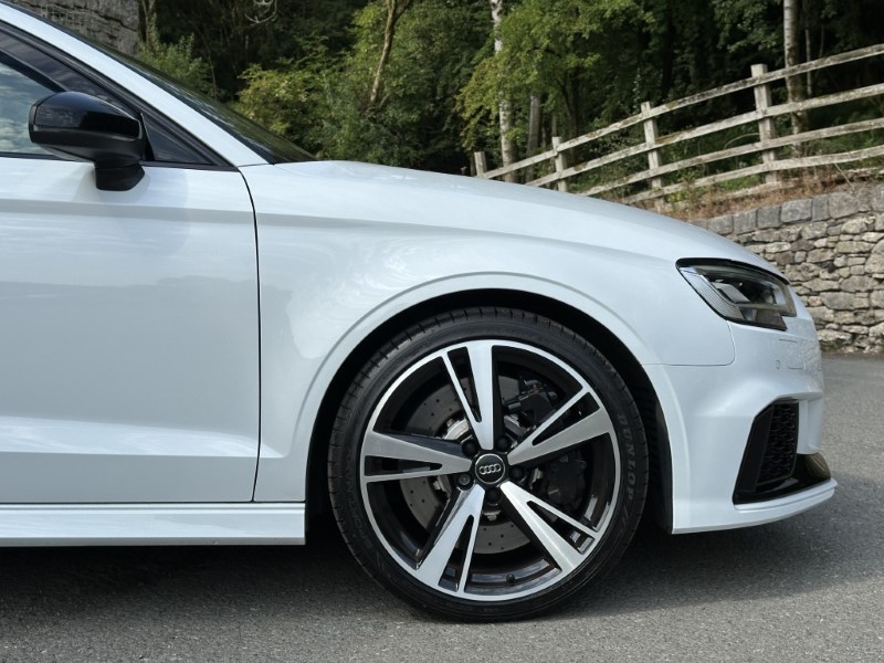 2018 (18) AUDI RS3 2.5 TFSI RS 3 Quattro 4dr S Tronic 5710753