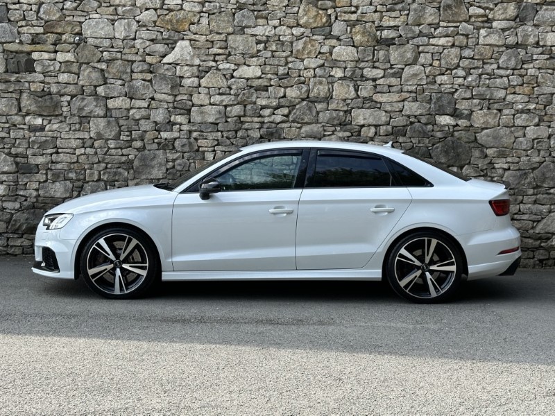 2018 (18) AUDI RS3 2.5 TFSI RS 3 Quattro 4dr S Tronic 5710751