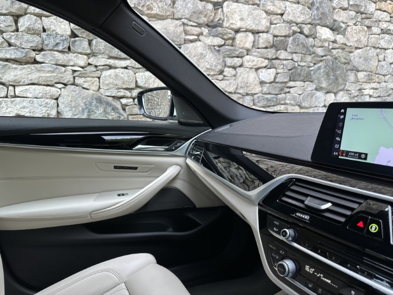 2017 (67) BMW 5 SERIES 520d xDrive M Sport Saloon 5691212