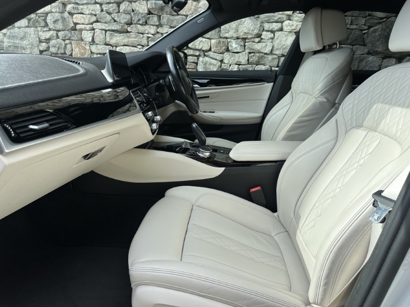 2017 (67) BMW 5 SERIES 520d xDrive M Sport Saloon 5691237