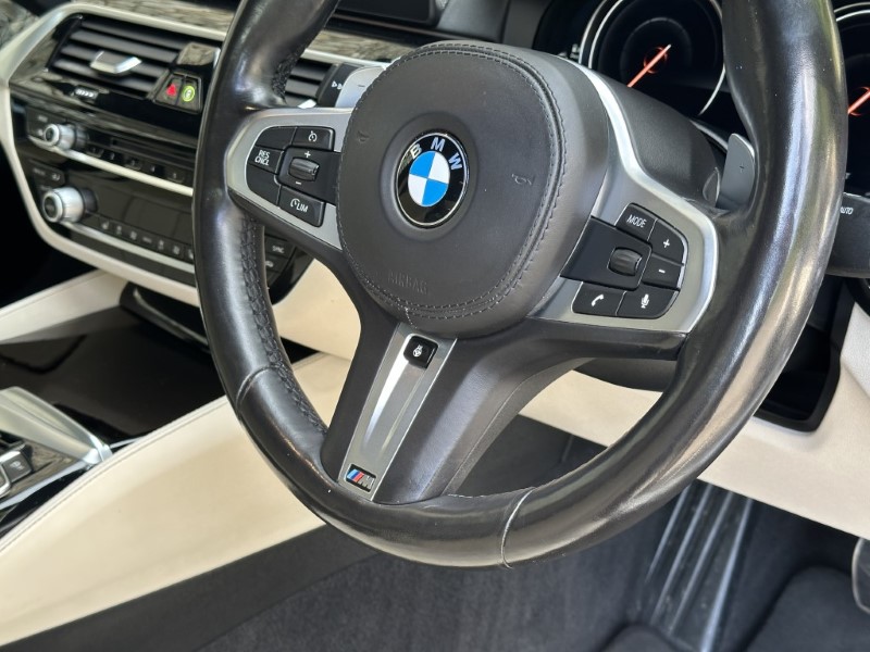 2017 (67) BMW 5 SERIES 520d xDrive M Sport Saloon 5691204