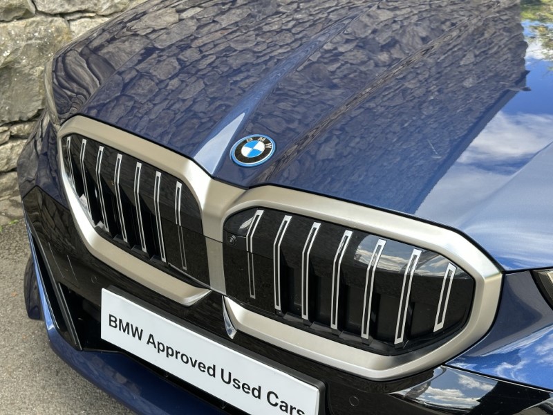 2025 (75) BMW 5 SERIES 530e M Sport 5dr Touring 5696478