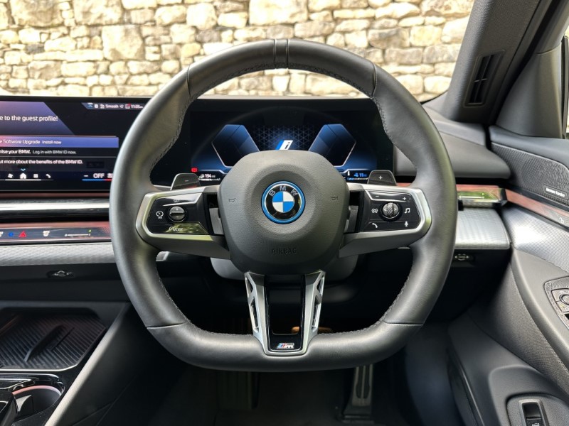 2025 (75) BMW 5 SERIES 530e M Sport 5dr Touring 5696496