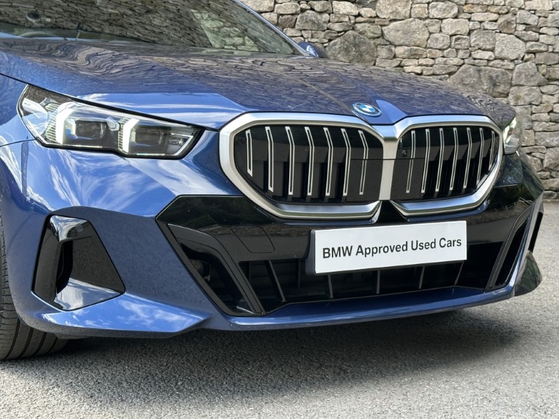 2025 (75) BMW 5 SERIES 530e M Sport 5dr Touring 5696510