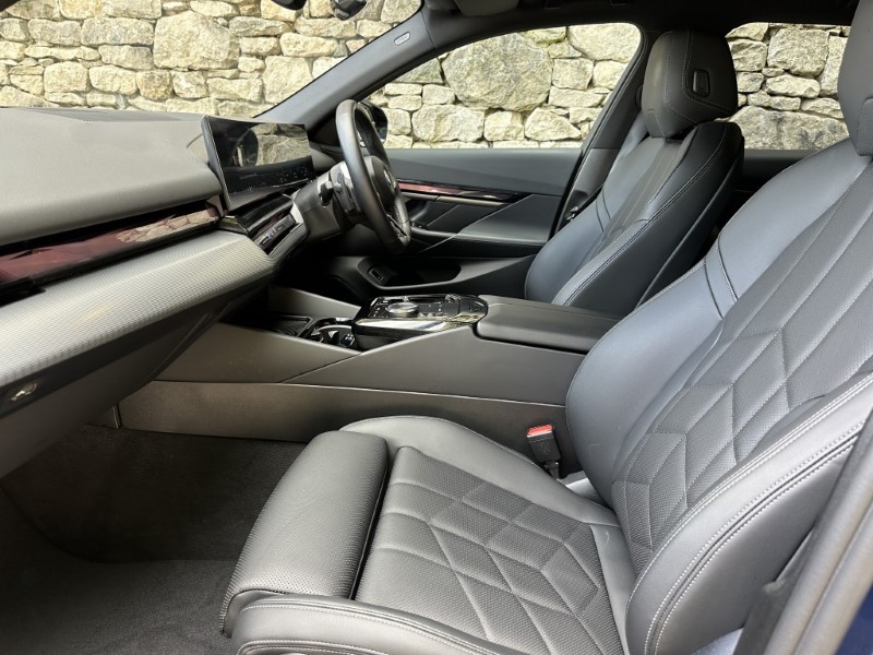 2025 (75) BMW 5 SERIES 530e M Sport 5dr Touring 5696482