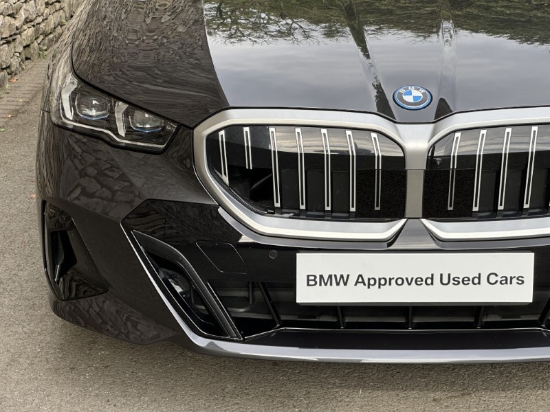 2025 (75) BMW 5 SERIES 530e M Sport Touring  5705501