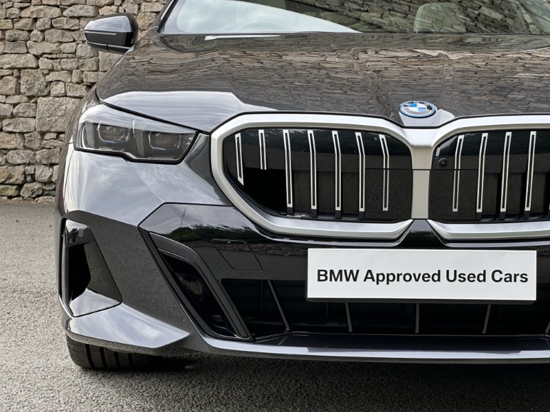 2025 (75) BMW 5 SERIES 530e M Sport Touring  5705541