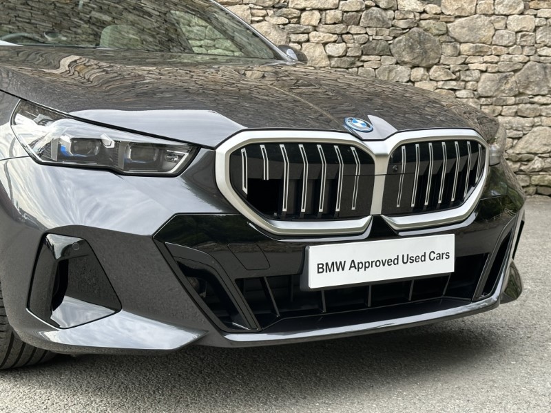 2025 (75) BMW 5 SERIES 530e M Sport Touring  5705540