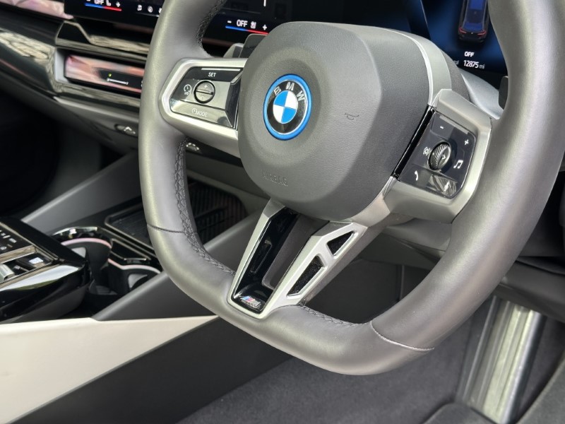2025 (75) BMW 5 SERIES 530e M Sport Touring  5705486