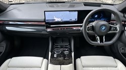 2025 (75) BMW 5 SERIES 530e M Sport Touring 5705522