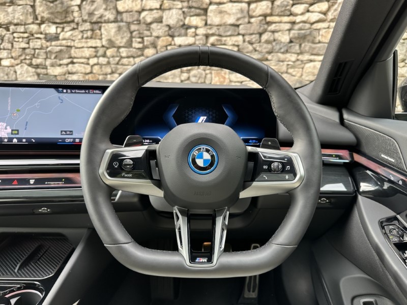 2025 (75) BMW 5 SERIES 530e M Sport Touring  5705521
