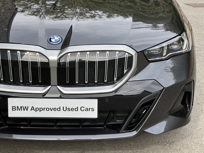 2025 (75) BMW 5 SERIES 530e M Sport Touring  5705502
