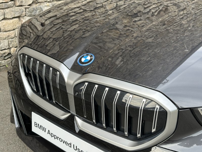 2025 (75) BMW 5 SERIES 530e M Sport Touring  5705503