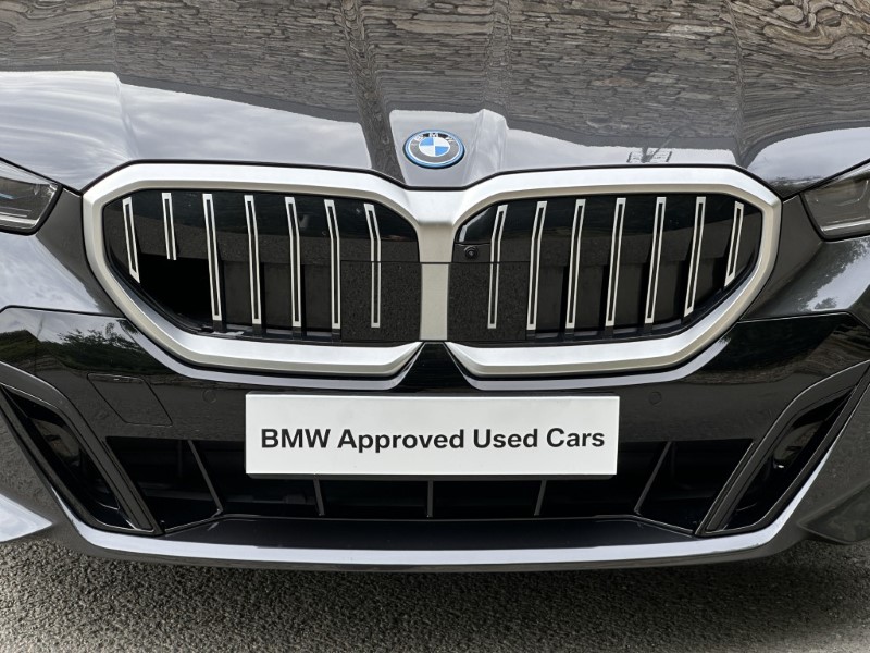 2025 (75) BMW 5 SERIES 530e M Sport Touring  5705542