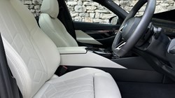 2025 (75) BMW 5 SERIES 530e M Sport Touring 5705487