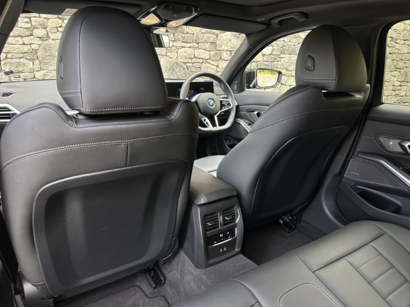 2026 (75) BMW 3 SERIES 330e M Sport Touring  5708459