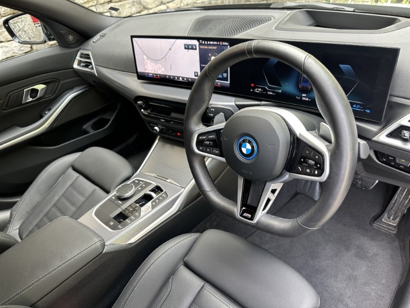 2026 (75) BMW 3 SERIES 330e M Sport Touring  5708417