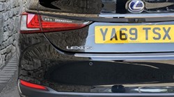 2019 (69) LEXUS ES 300h 2.5 F-Sport 4dr CVT 5739788