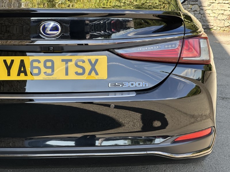 2019 (69) LEXUS ES 300h 2.5 F-Sport 4dr CVT 5739789