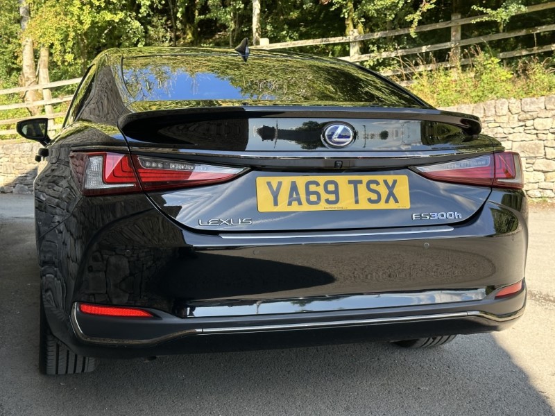 2019 (69) LEXUS ES 300h 2.5 F-Sport 4dr CVT 5739787